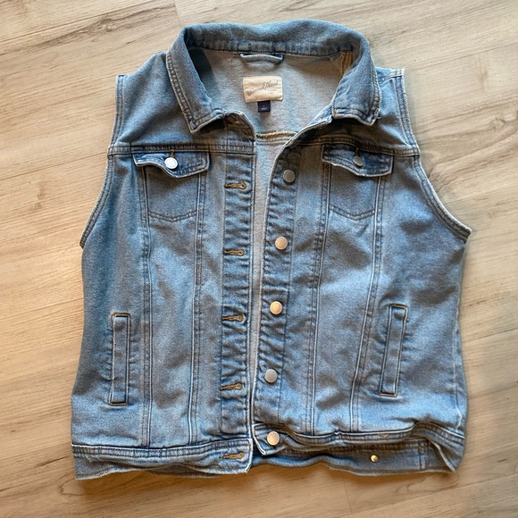 Universal Thread Jackets & Blazers - Universal Thread Jean Jacket Vest